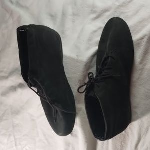 Woman's shoes Color: Black Manufacturer: Spirit Size: 7